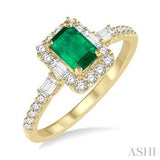 14KY Emerald & Diamond Fashion Ring w/ 0.45 ctw Dia. 6x4 Emerald Size 7