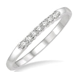 14KW Seven Stone Round Cut Diamond Band w/ 0.10 ctw Size 6.75